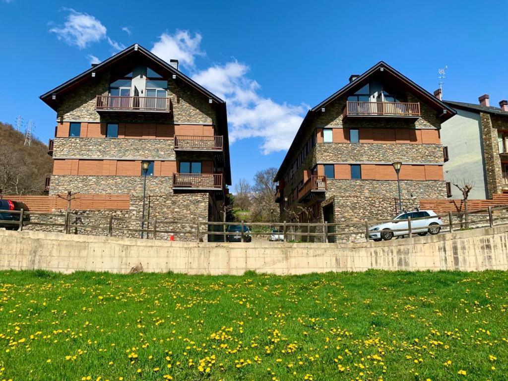 Apartament La Gisca - L'Amfitriona Valencia D'Aneu Dış mekan fotoğraf